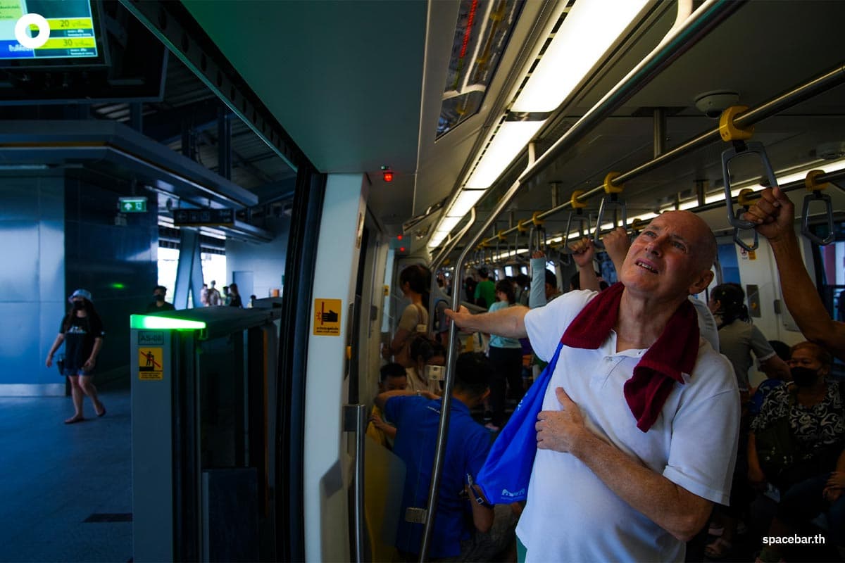 Today_Is_First_Day_MRT_Yellow_Line_Trial_Run_Free_Everyone_Happy_SPACEBAR_Photo11_ee63322102.jpeg