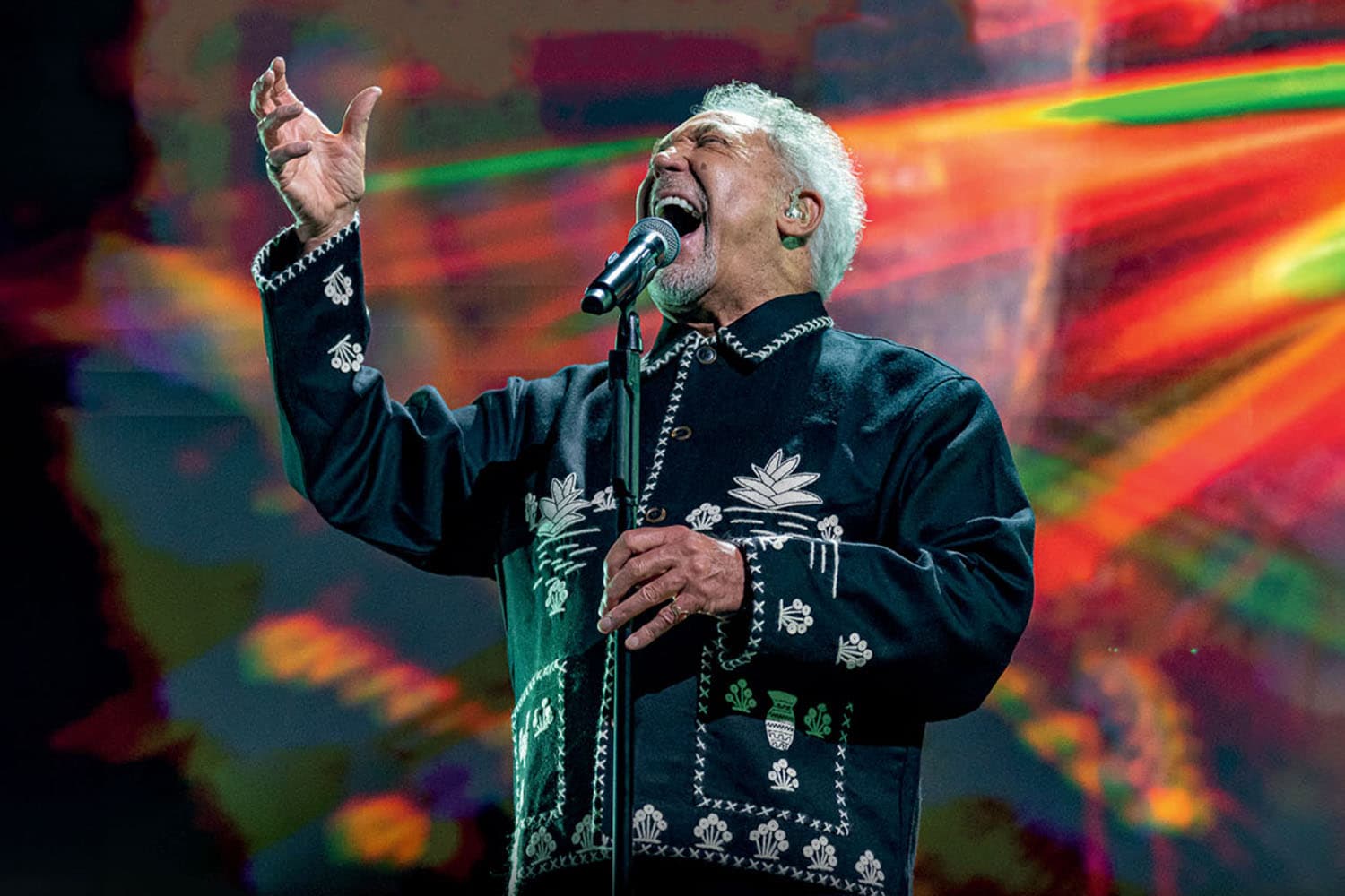 Tom_Jones_Ages_and_Stages_Tour_in_Bangkok_SPACEBAR_Hero_32035d4543.jpg