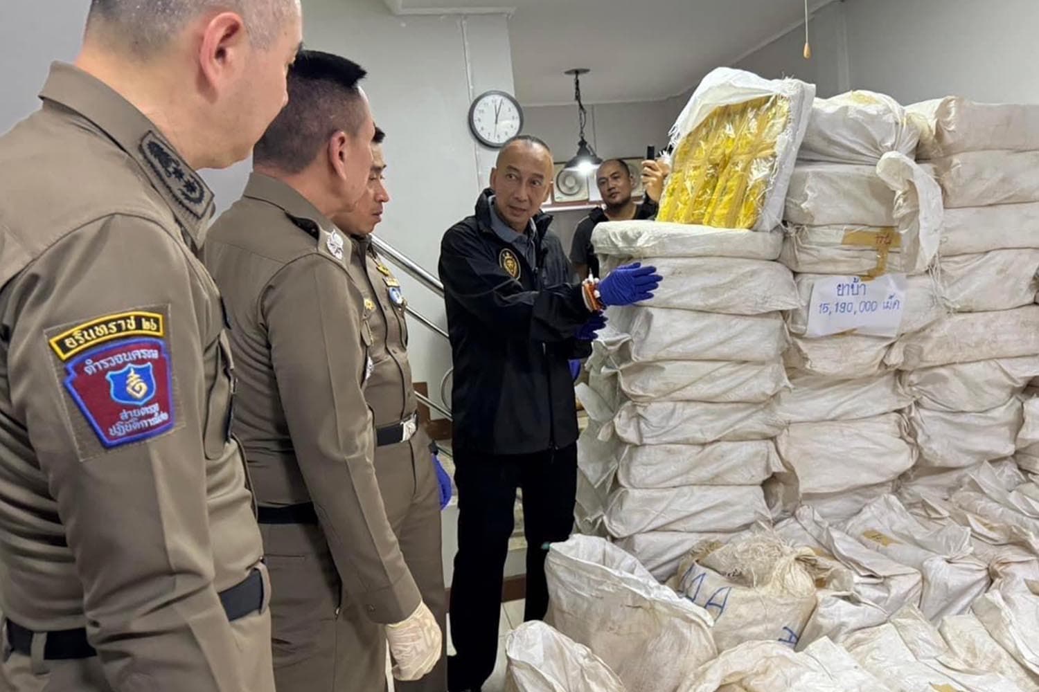 Torsak_leads_the_dismantling_of_a_drug_network_in_Nakhon_Pathom_SPACEBAR_Hero_edbaaada6d.jpg