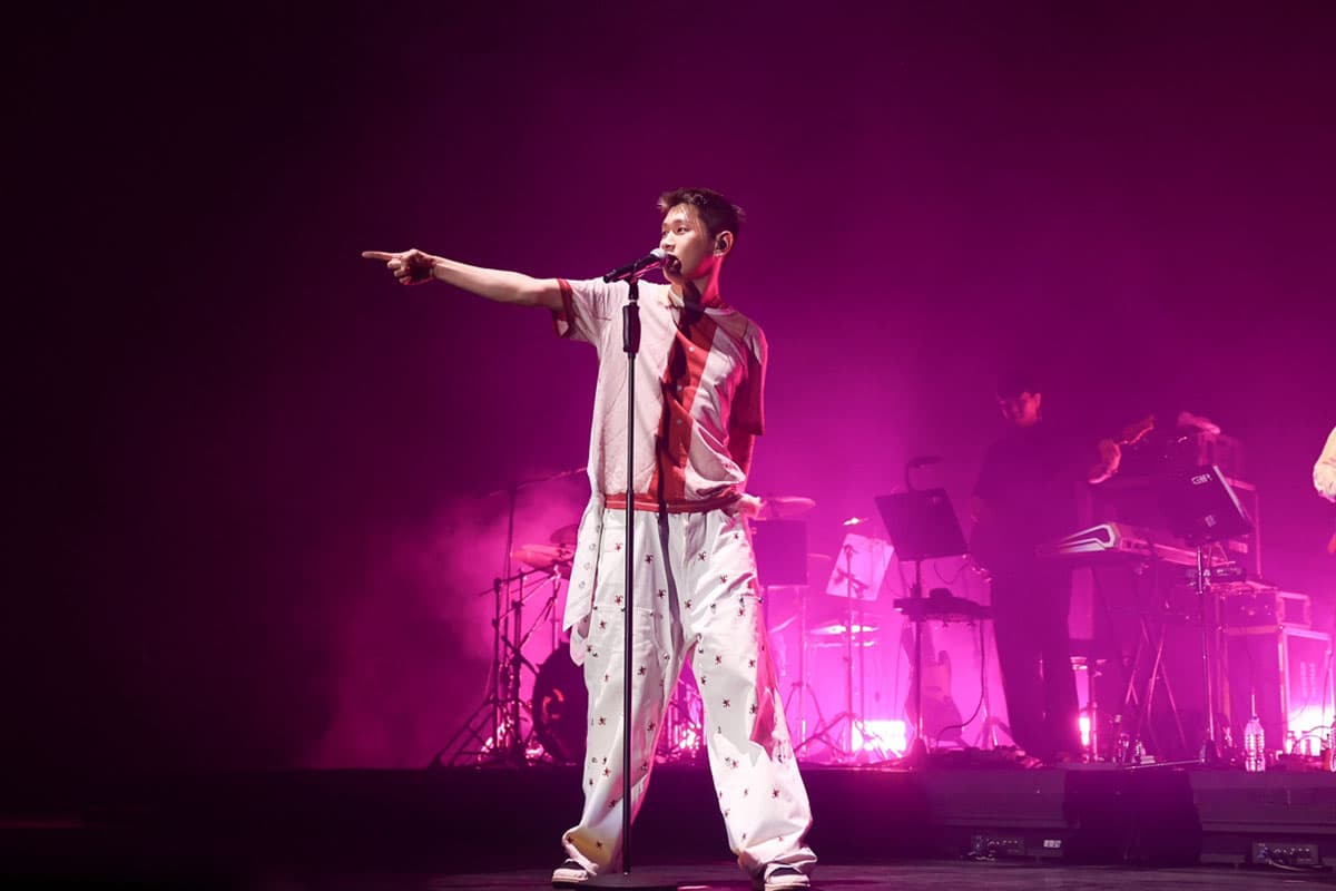 Vibe_Review_Crush_Asia_Tour_2023_SPACEBAR_Photo02_c7a3391520.jpeg