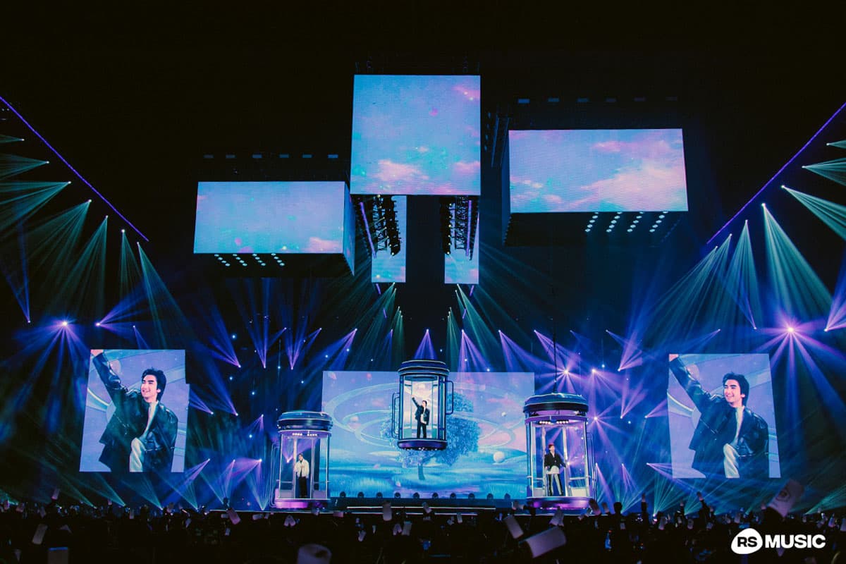 Vibe_Review_D2_B_Eternity_Concert_2023_SPACEBAR_Photo01_c82401f3ac.jpeg