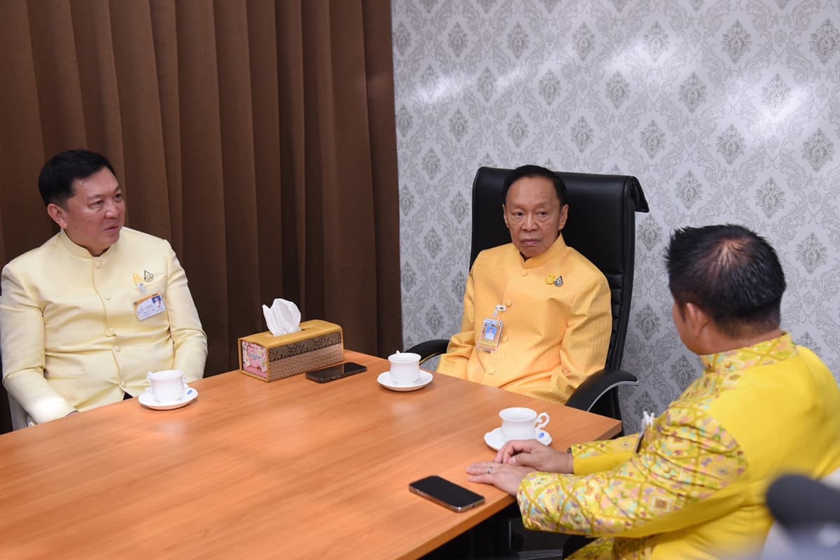 Waiting_for_Patcharawat_Thammanat_to_clear_up_land_issues_ALRO_Khao_Yai_SPACEBAR_Photo03_05cfd6f51c.jpg