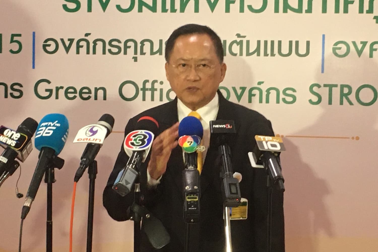 Wanchai_Sonsiri_expresses_his_opinions_on_the_Senate_election_SPACEBAR_Hero_1_17d59d1d15.jpg