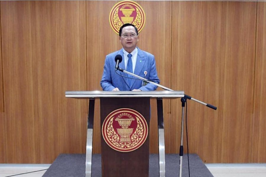 Wanchai_warns_political_parties_campaigning_by_blaming_senators_SPACEBAR_Photo01_955680d1f0.jpeg