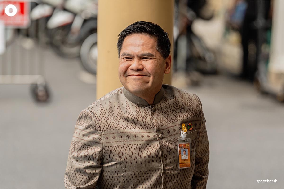 Warawut_said_elephant_Sak_Surin_was_in_good_mood_normal_symptoms_SPACEBAR_Photo01_61c4b0081e.jpeg