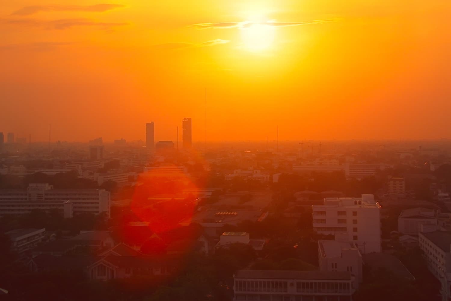 Warning_for_all_of_Thailand_Extreme_heat_at_the_end_of_April_temperatures_exceeding_the_mercury_level_hazardous_to_heal_f0af91e69c.jpg