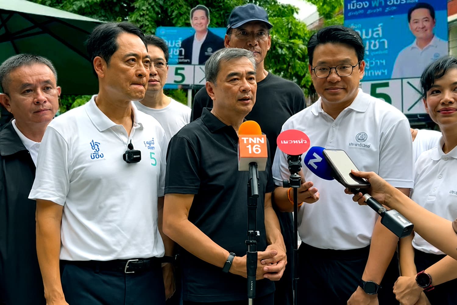 ‘อภิสิทธิ์’ เชื่อหากทุกพรรคร่วมมือจะสามารถผลักดัน ‘ทุกร่างแก้ รธน.’ เข้าสภาฯ ได้ก่อนปิดสมัยประชุม