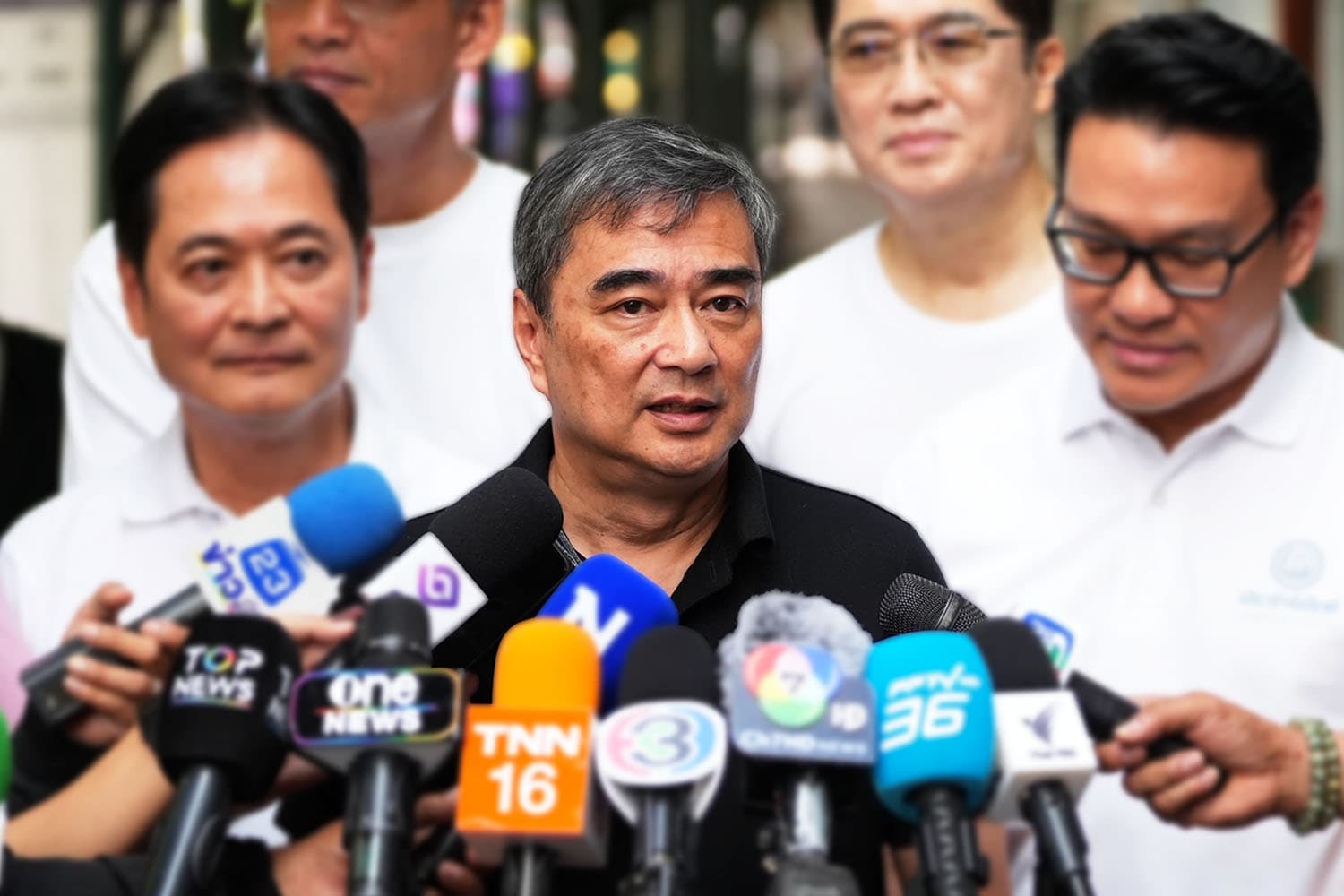 คนกินรวบจบไม่สวย! ‘อภิสิทธิ์’ ฟาดรัฐบาลไม่จริงจังแก้ราคาพลังงาน–เตือน ‘กู้เงินแจก’ สร้างหนี้ยันลูกหลาน