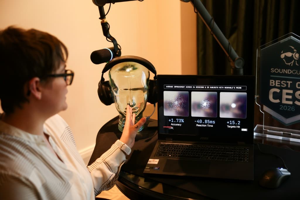 AI ขับเคลื่อนยุคใหม่การตรวจสุขภาพด้วยตนเอง หูฟัง EEG ตรวจอัลไซเมอร์ แอปสแกนม่านตาค้นหามะเร็ง