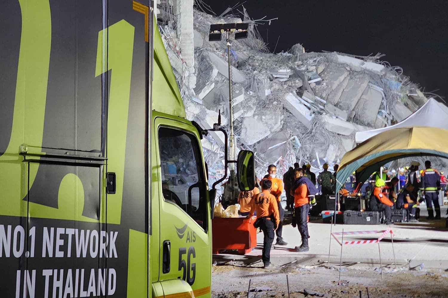 ais_earthquake_help_report_location_victims_under_the_building_SPACEBAR_Hero_85ca7ce0c9.jpg