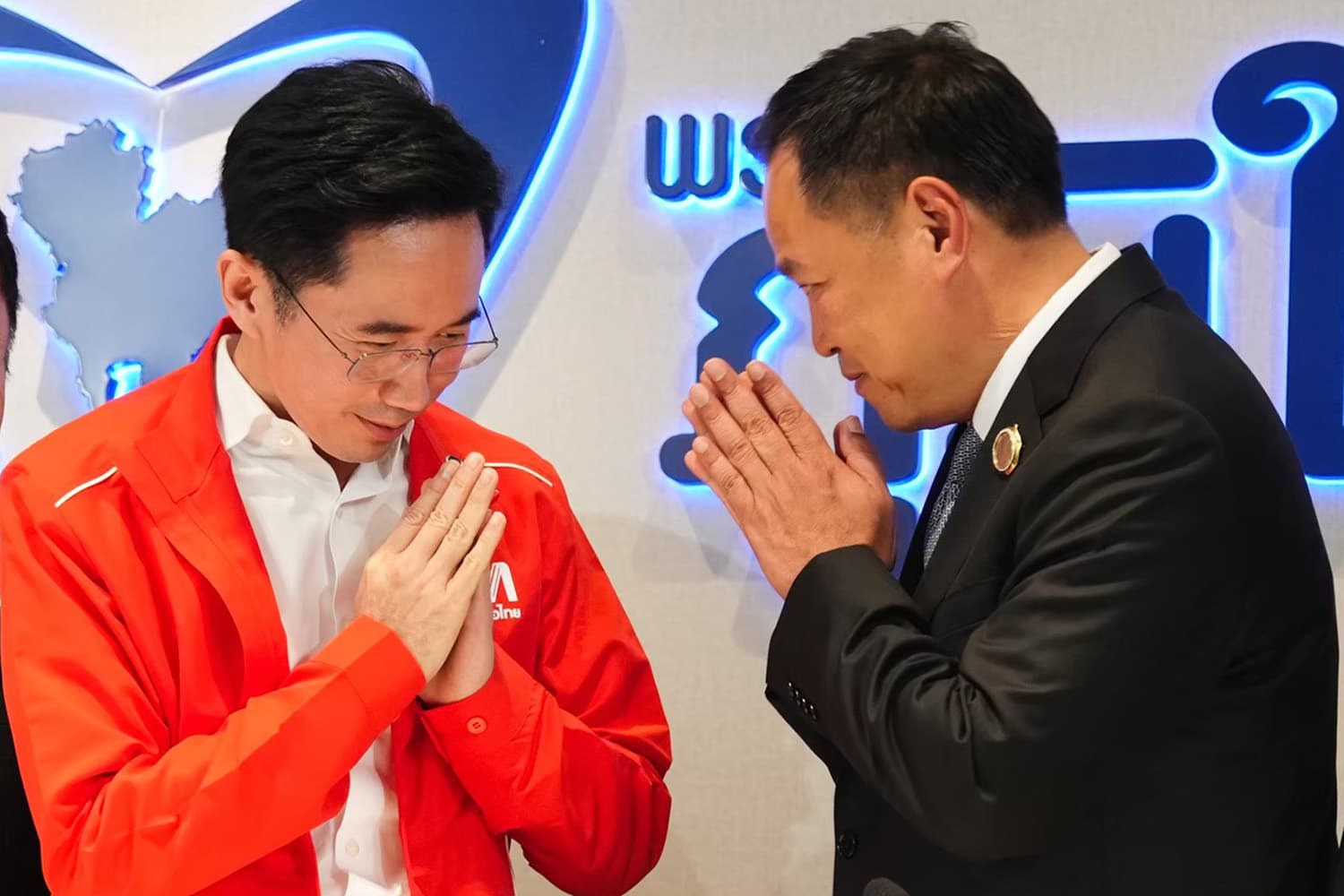 ‘อนุทิน’ เชิญ ‘เชน- หนิม’ ร่วมวงมื้อเที่ยงที่ทำเนียบฯ
