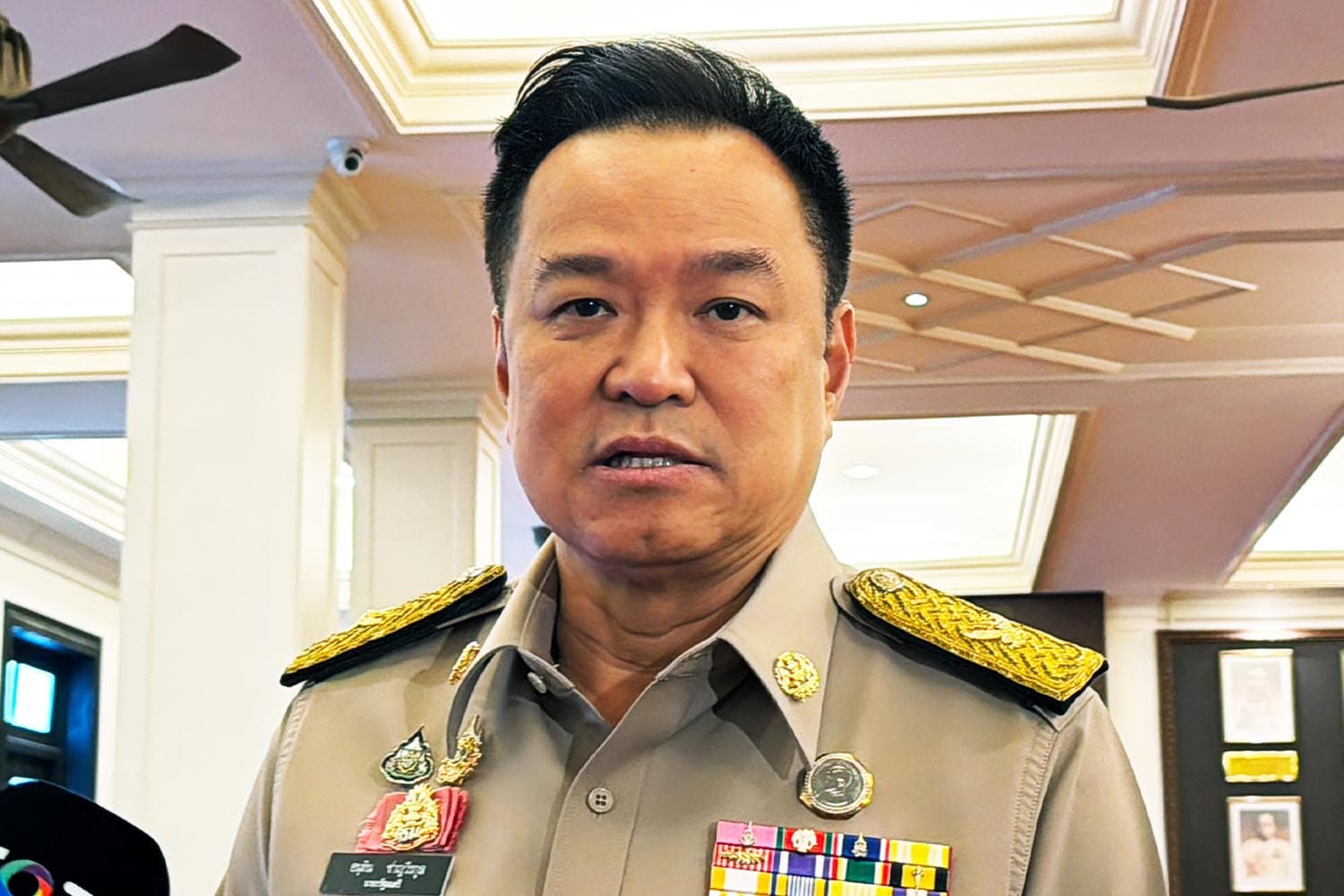 ‘อนุทิน’ โยนถาม ‘สุริยะ’ แจงดรามาย้าย ‘อธิบดีฝนหลวง’