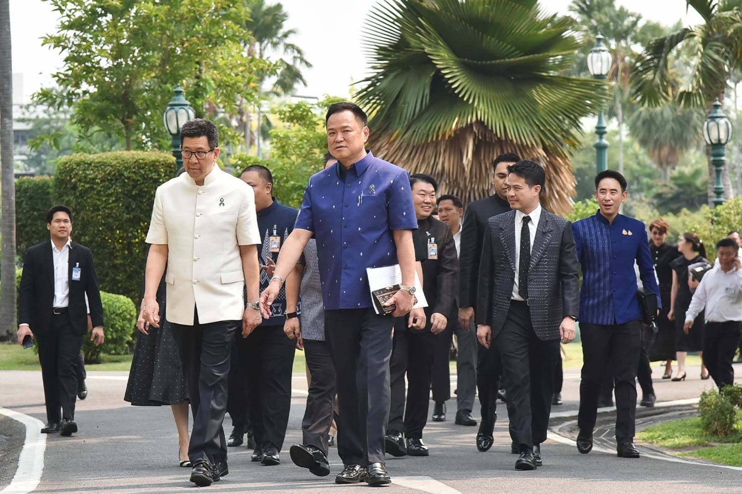 ‘นายกฯ’ สั่ง ‘เอกนิติ-กฤษฎีกา’ ศึกษารายละเอียดหากทำ พ.ร.ก.กู้เงิน