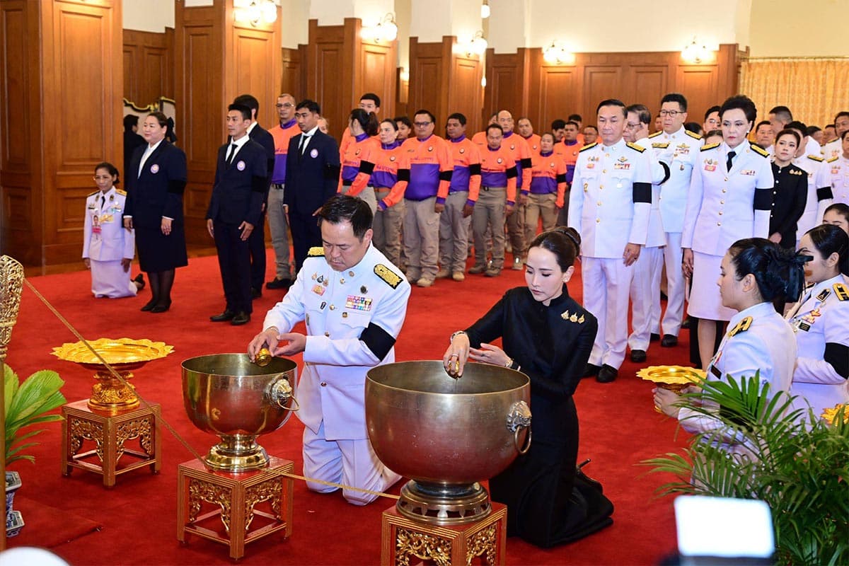 anutin-leads-cabinet-to-pay-respects-to-princess-bajrakitiyabha-SPACEBAR-Photo02.jpg