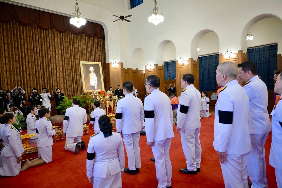 anutin-leads-cabinet-to-pay-respects-to-princess-bajrakitiyabha-SPACEBAR-Photo04.jpg