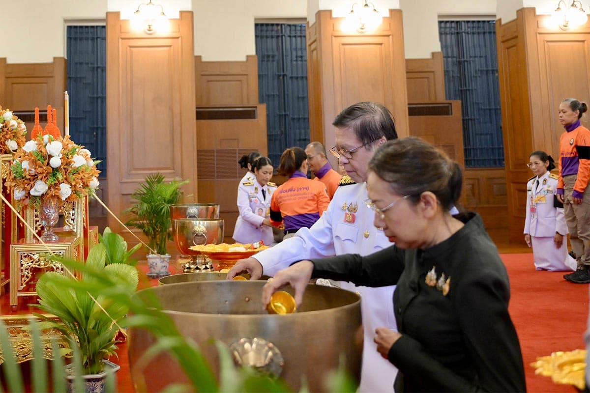 anutin-leads-cabinet-to-pay-respects-to-princess-bajrakitiyabha-SPACEBAR-Photo05.jpg
