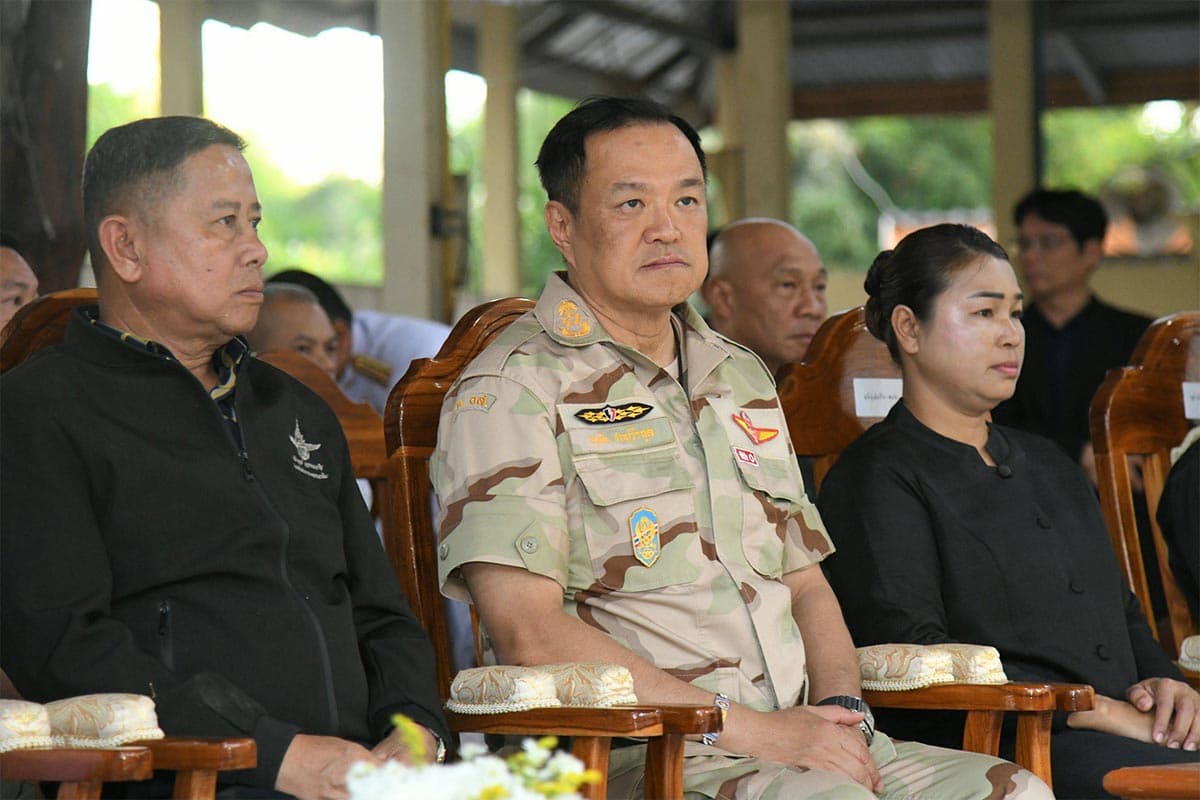anutin-pledges-to-build-border-wall-and-restore-ta-khwai-temple-SPACEBAR-Photo01.jpg