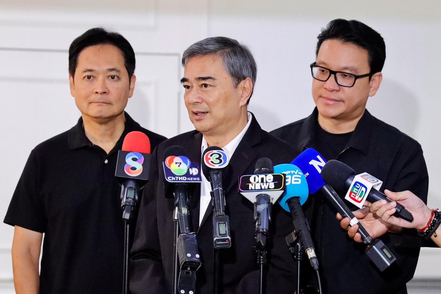 ‘หัวหน้า ปชป.’ เผยสัปดาห์หน้าเคาะสรุปยื่น ‘ร่างแก้ไข รธน.’
