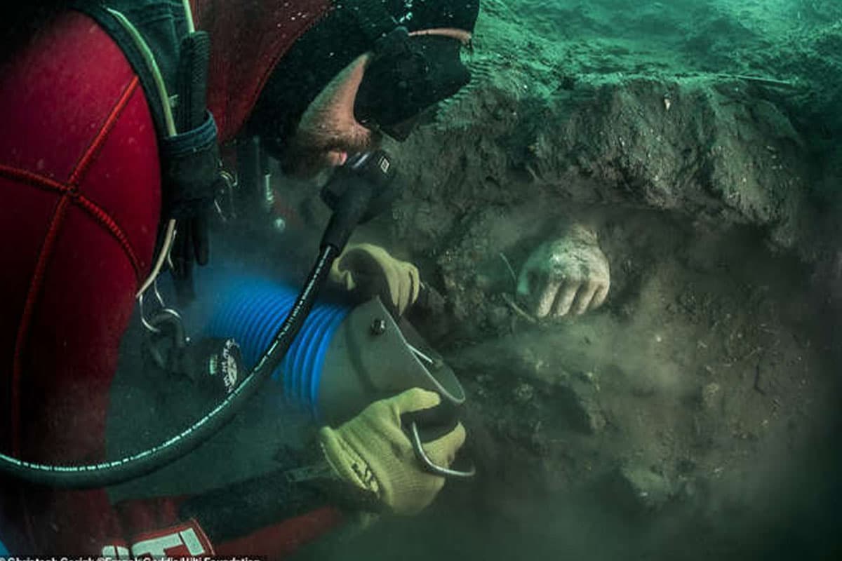 archaeologists_discover_new_treasures_in_mysterious_underwater_city_SPACEBAR_Photo01_a11798f15b.jpg