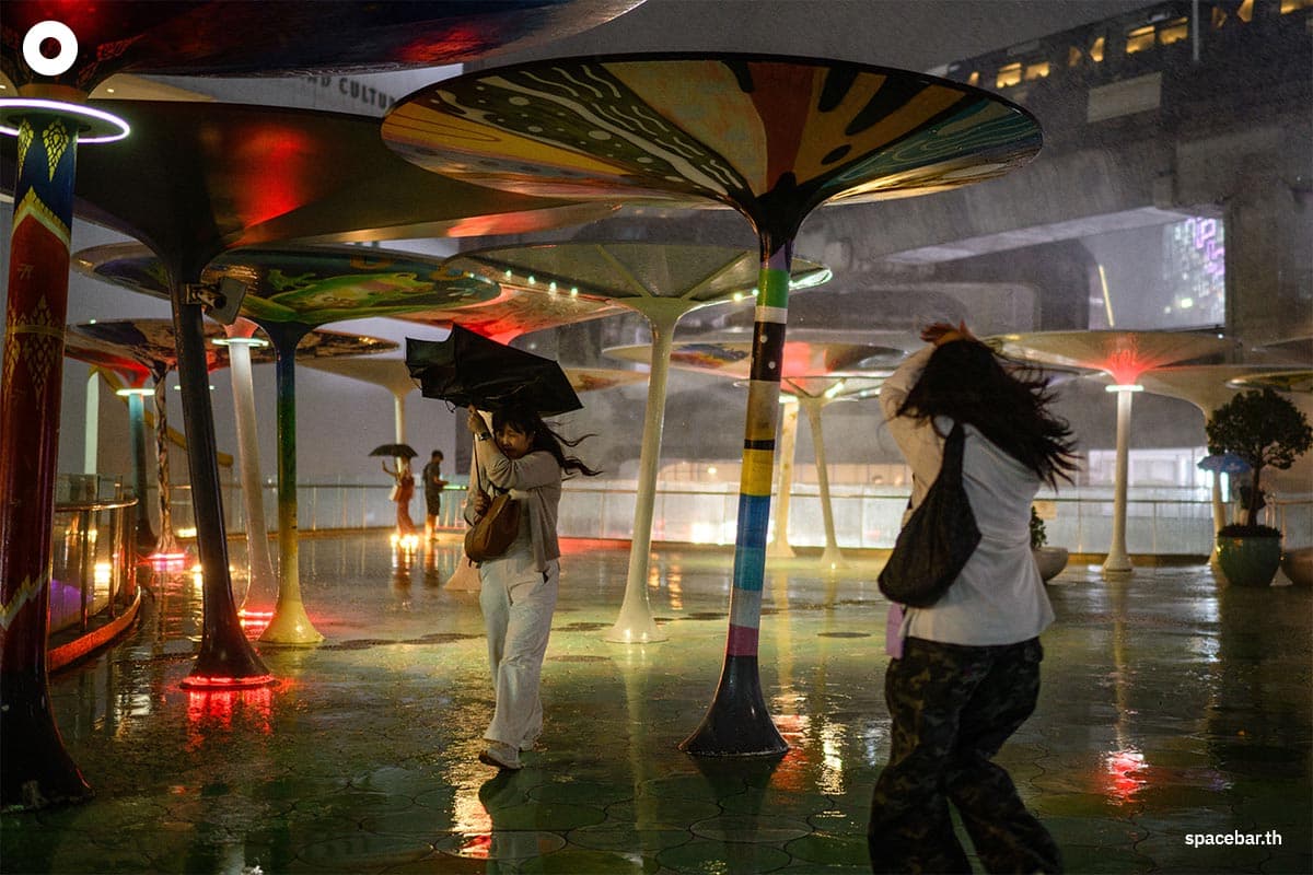 ฝนตกลงมาอย่างหนักในกรุงเทพมหานคร เมื่อวันที่ 8 กรกฎาคม 2026 Photo by Anthony WALLACE / AFP