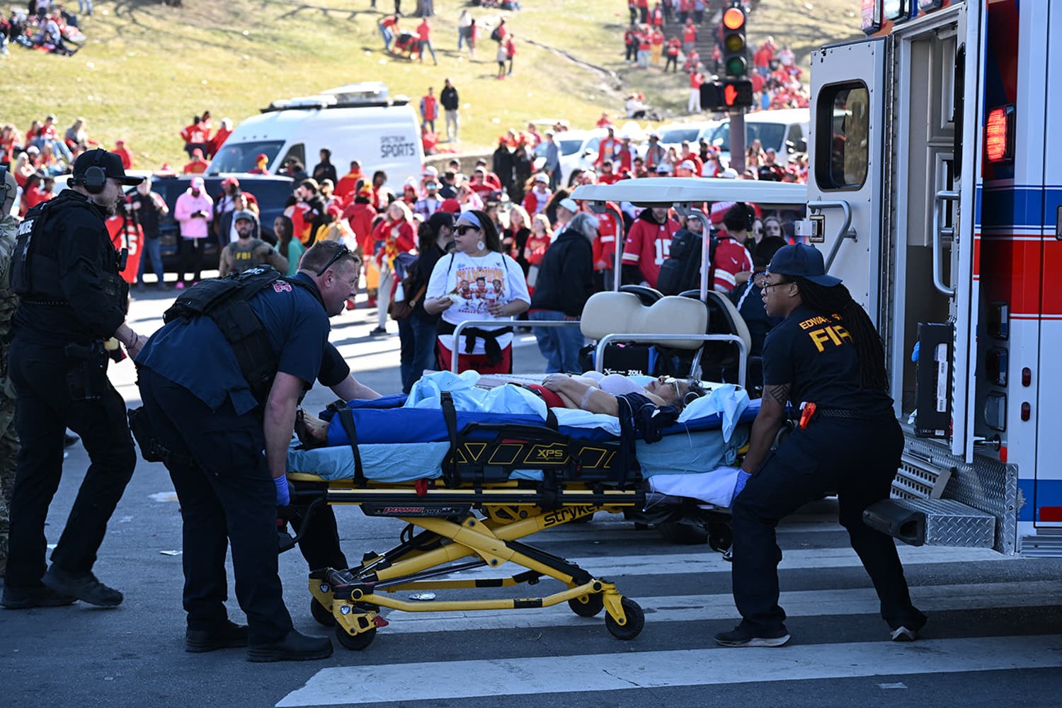 at_least_8_children_among_22_hit_by_gunfire_end_of_chiefs_super_bowl_SPACEBAR_Hero_cc92f5d43a.jpg