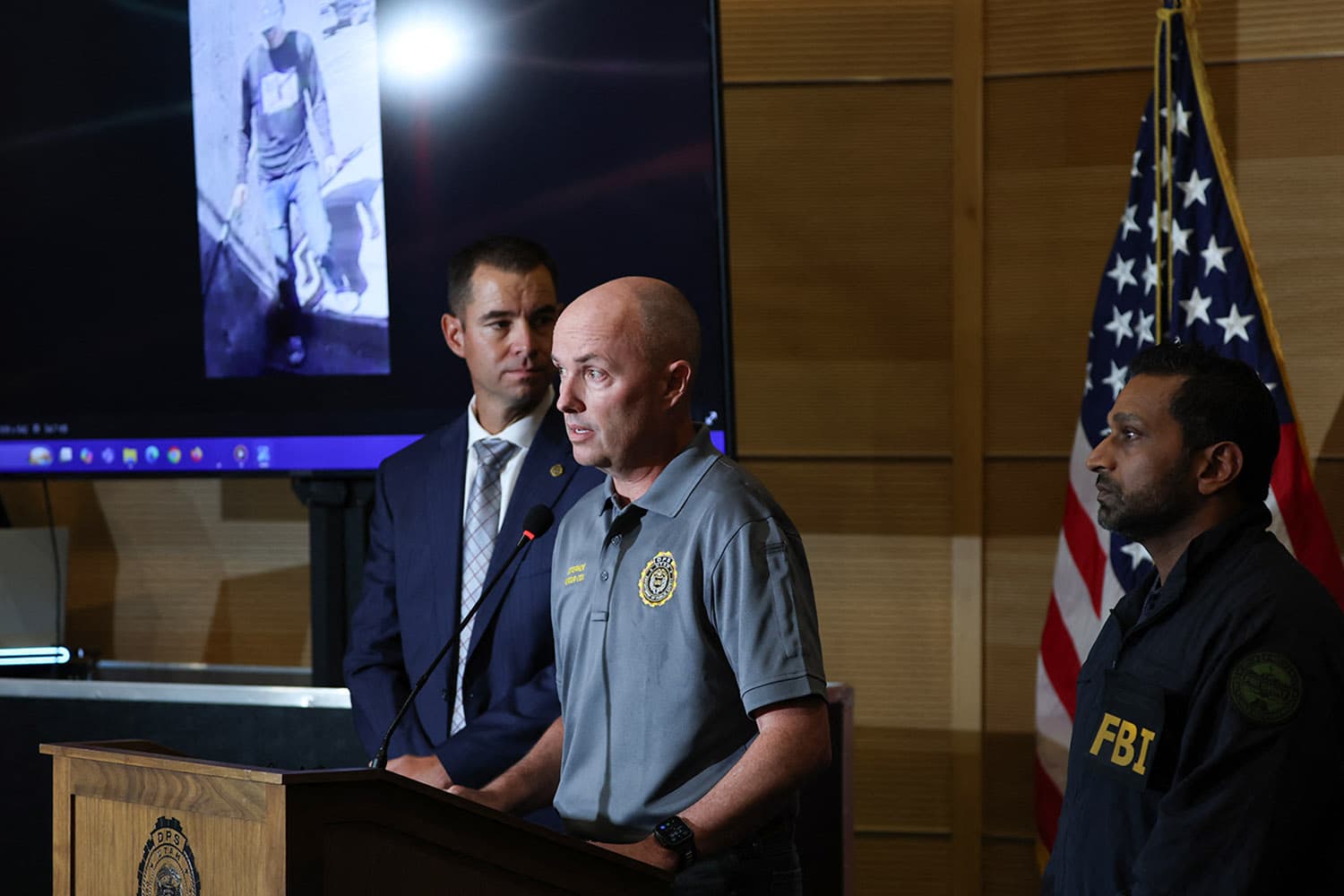 คนร้ายยังลอยนวล! FBI เร่งหาตัวมือยิง ‘ชาร์ลี เคิร์ก’ เสนอเงิน 1 แสนดอลลาร์ให้คนที่พบเบาะแส