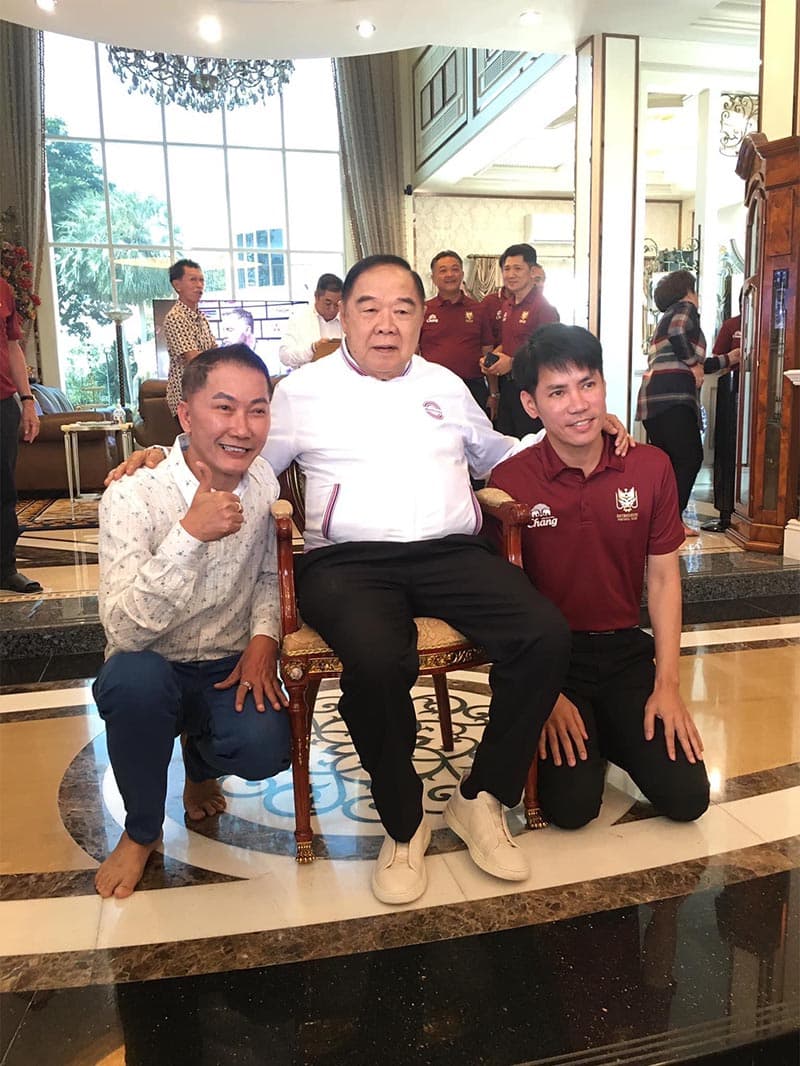 behind_the_scenes_Gen_Prawit_left_cabinet_meeting_went_to_Ratchaburi_SPACEBAR_Photo06_fa2501214f.jpeg