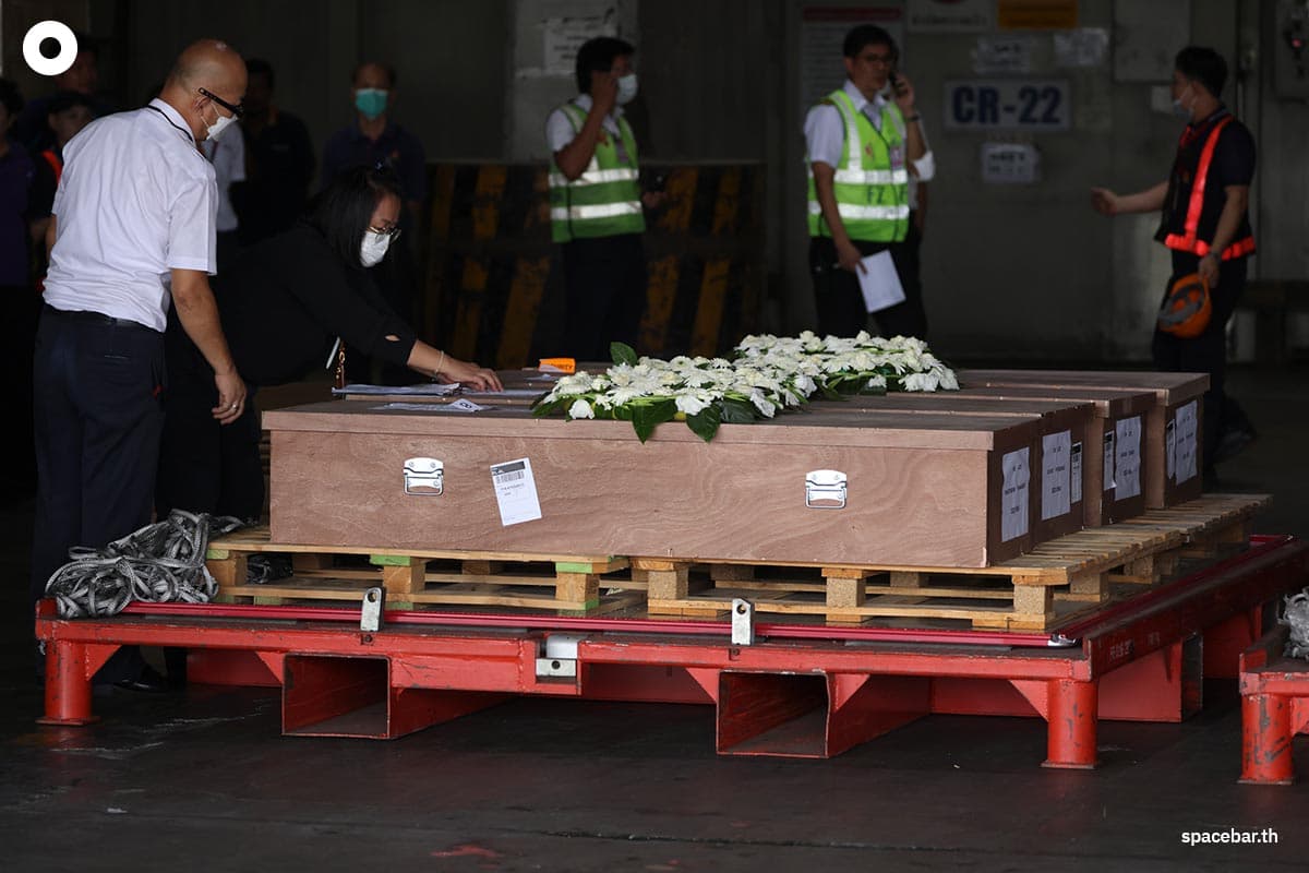 bodies_of_8_workers_who_died_in_Israel_arrived_Thailand_to_their_homeland_SPACEBAR_Photo05_6a68750d90.jpg