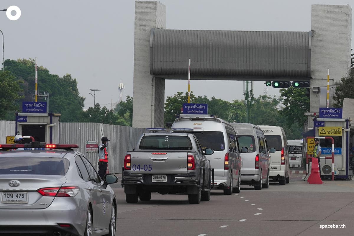 bodies_of_8_workers_who_died_in_Israel_arrived_Thailand_to_their_homeland_SPACEBAR_Photo11_e08da7ec78.jpg
