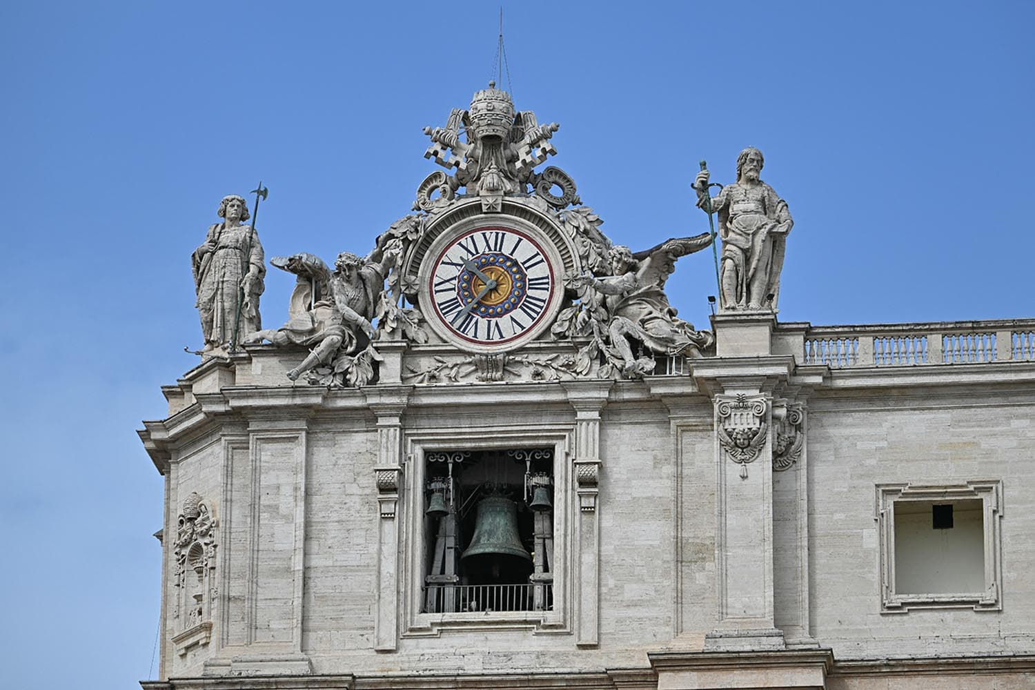 campana_della_morte_bell_of_death_pope_SPACEBAR_Hero_5906c4fe19.jpg