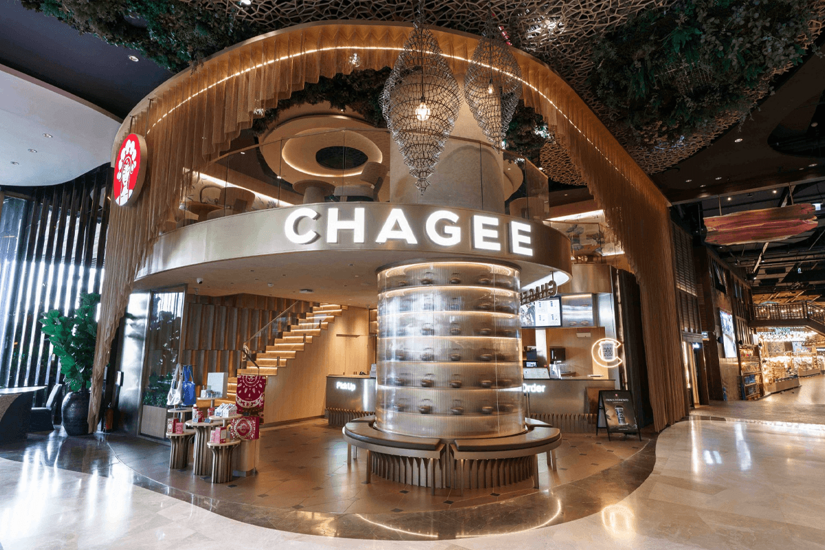 chagee-at-iconsiam-with-bae-in-hyuk-SPACEBAR-Photo00.png