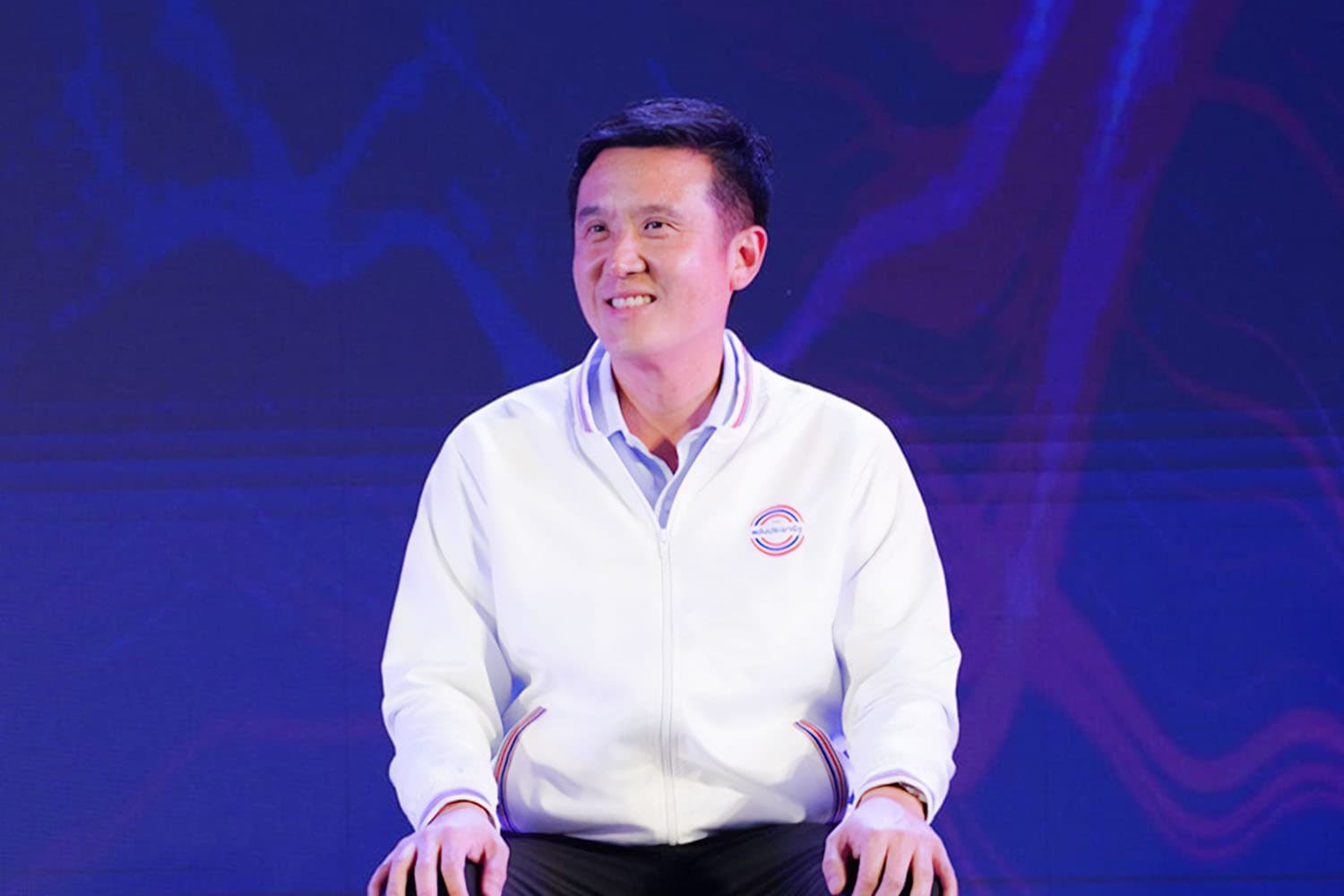 chaiwut_thanakamanusorn_support_wannoor_to_be_the_council_president_SPACEBAR_Hero_6e6c3e4d1d.jpeg