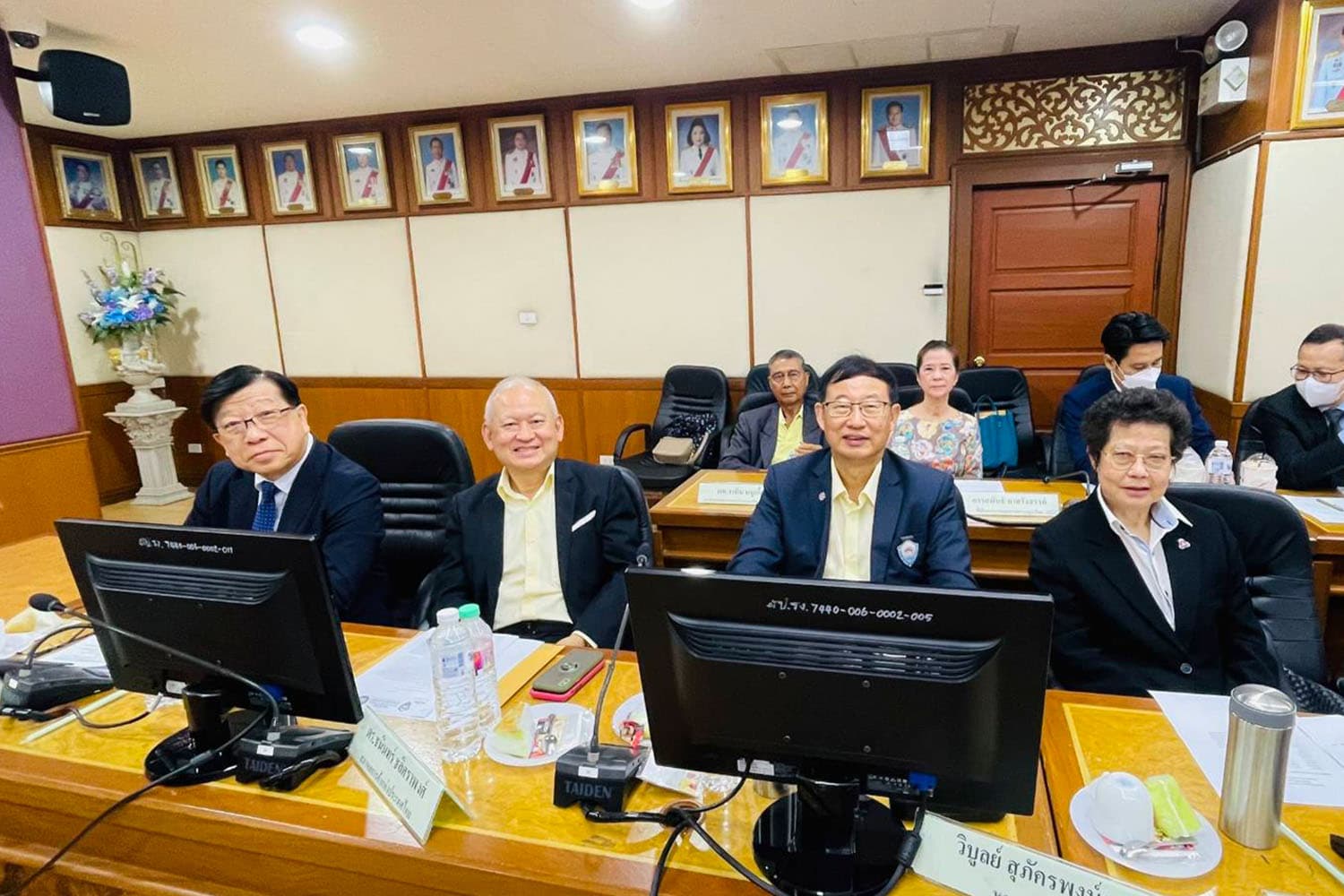 chamber_trade_association_mol_labor_wage_400_baht_nationwide_SPACEBAR_Hero_96aa042a6d.jpg