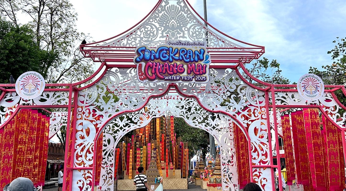 chiang_mai_songkran_festival_alcohol_traditions_tourism_SPACEBAR_Photo01_f3697d81bc.jpg