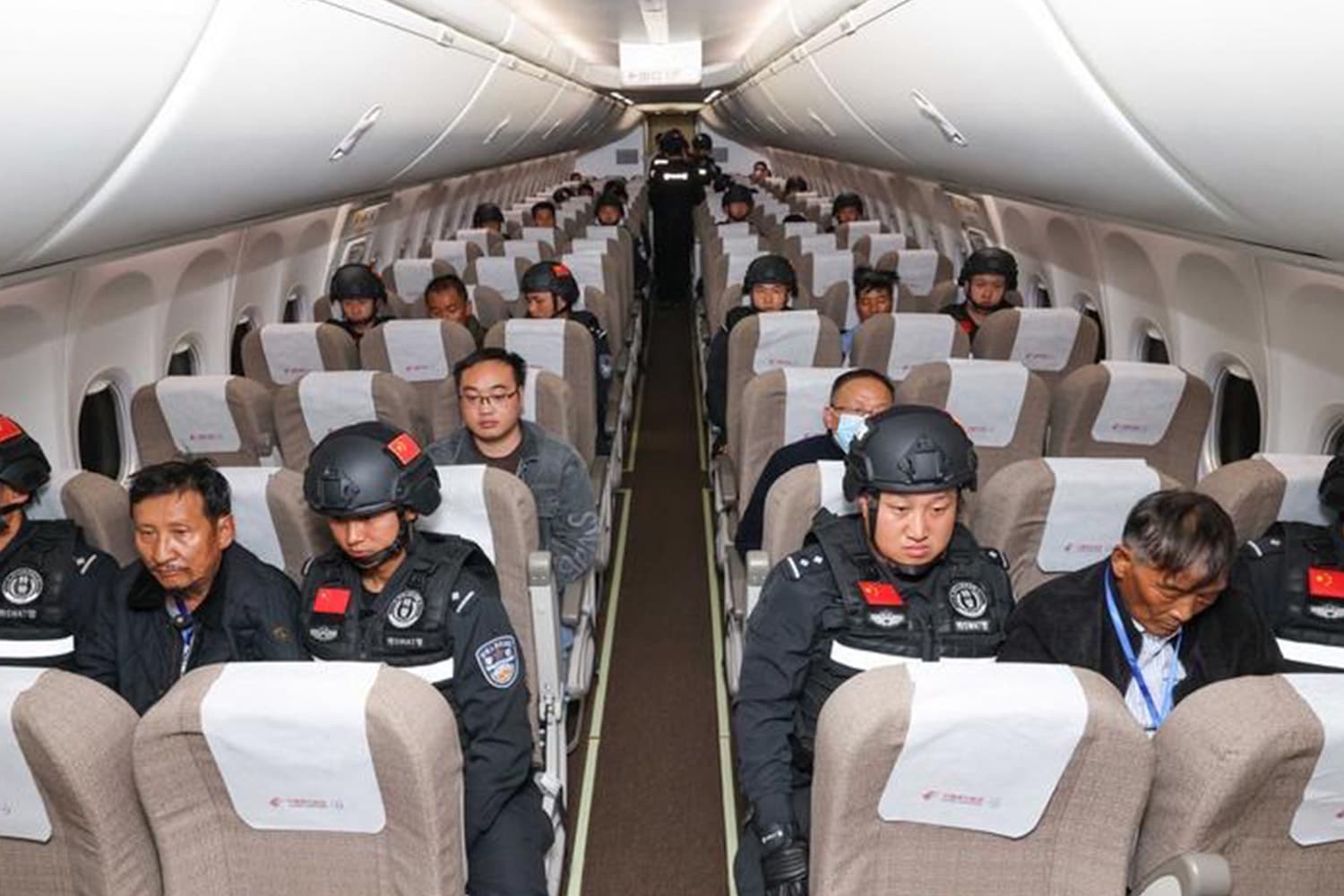 china_sentences_4_figures_cross_border_telecom_fraud_life_imprisonment_SPACEBAR_Hero_c11dce5bb1.jpg