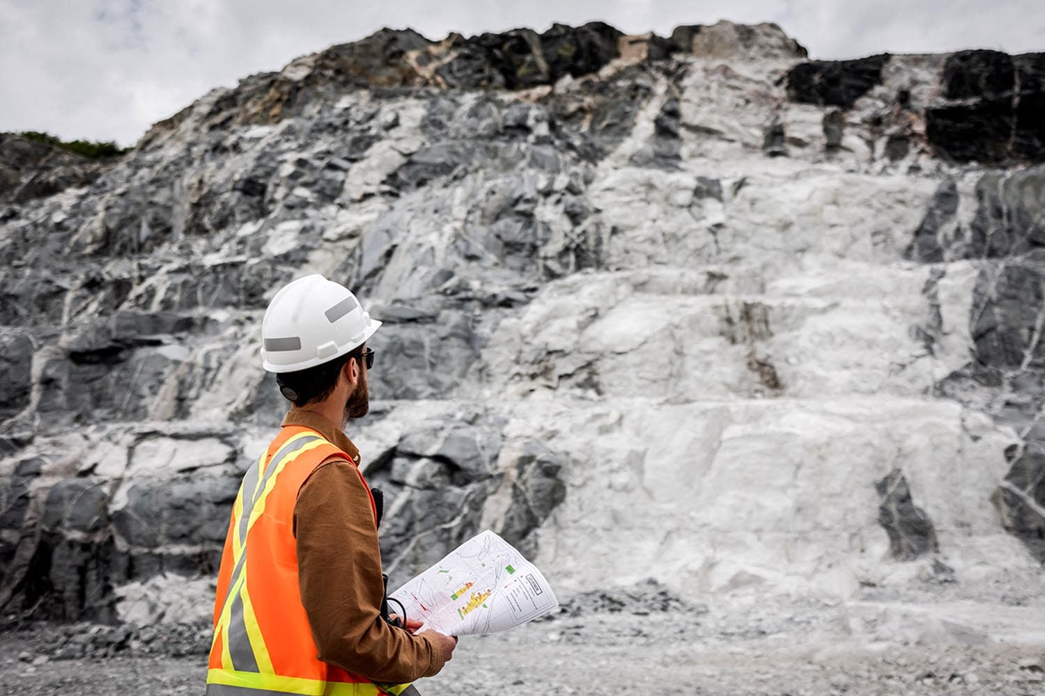 china_sichuan_discovers_lithium_reserve_1_million_ton_SPACEBAR_Hero_39f81fb19b.jpg