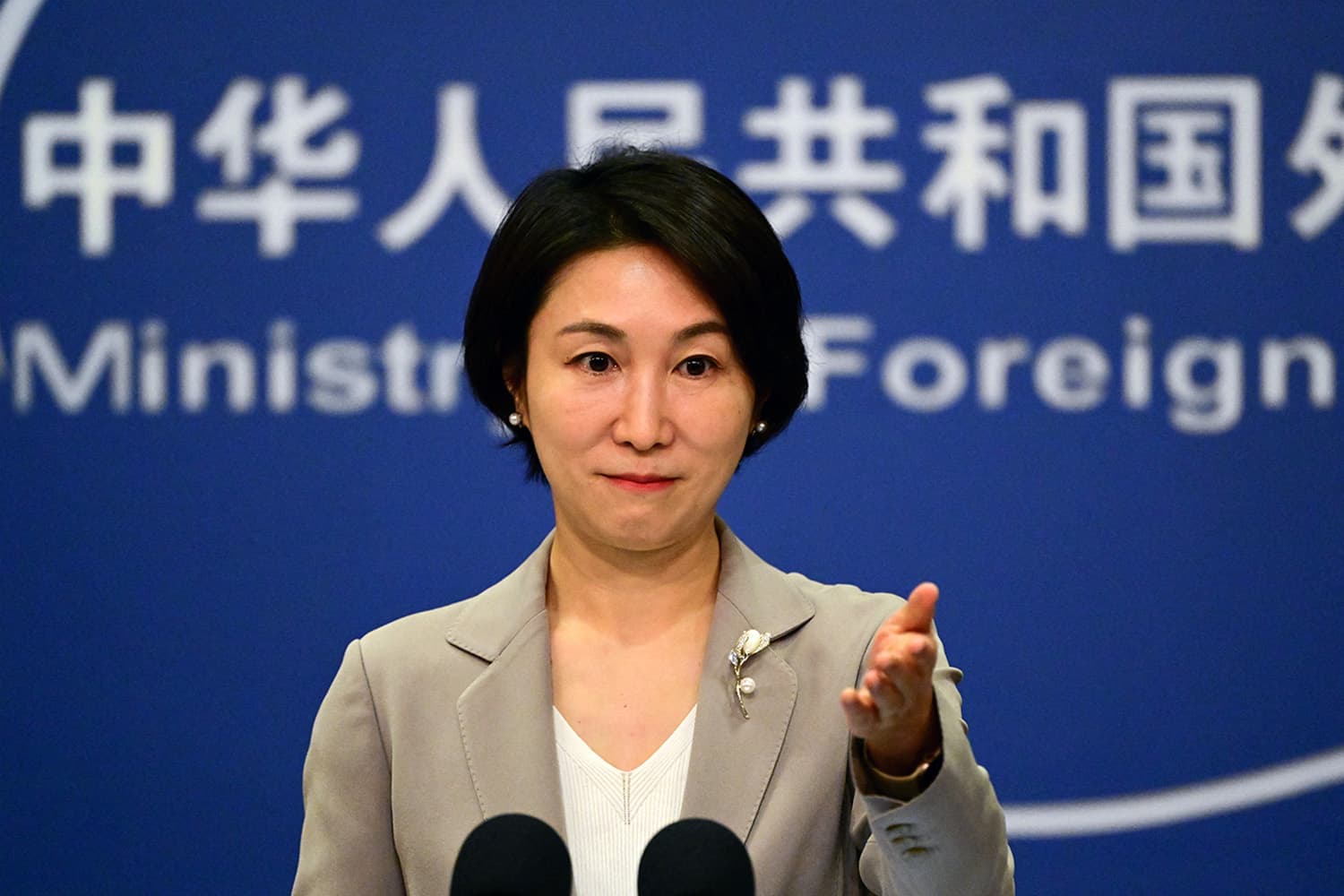 china_tells_pleading_citizens_in_israel_buy_own_tickets_home_SPACEBAR_Hero_9d257458f4.jpg