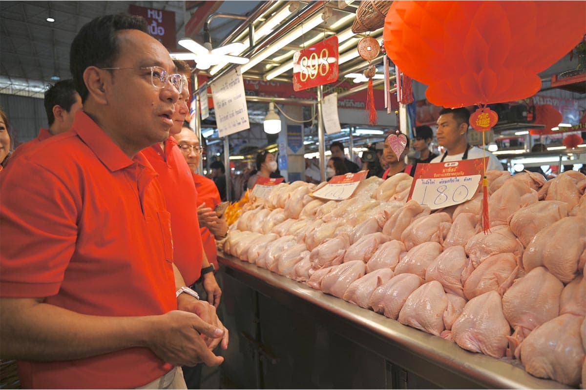 chinese_new_year_festival_world_market_cheap_products_chicken_SPACEBAR_Photo02_7a8d9e8e04.jpg