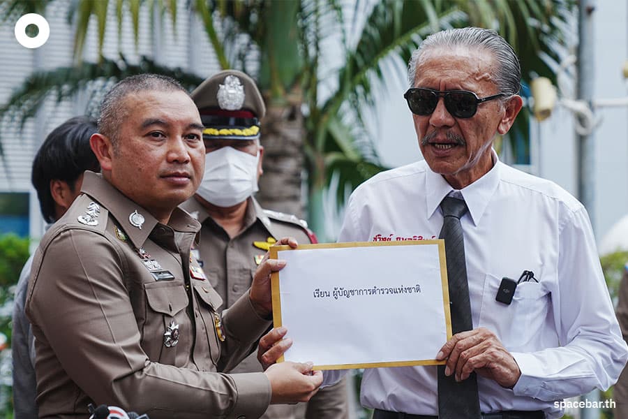 chuwit_surachate_hakparn_buy_votes_election_thailand_2023_SPACEBAR_Photo04_cf3ef09ac1.jpeg