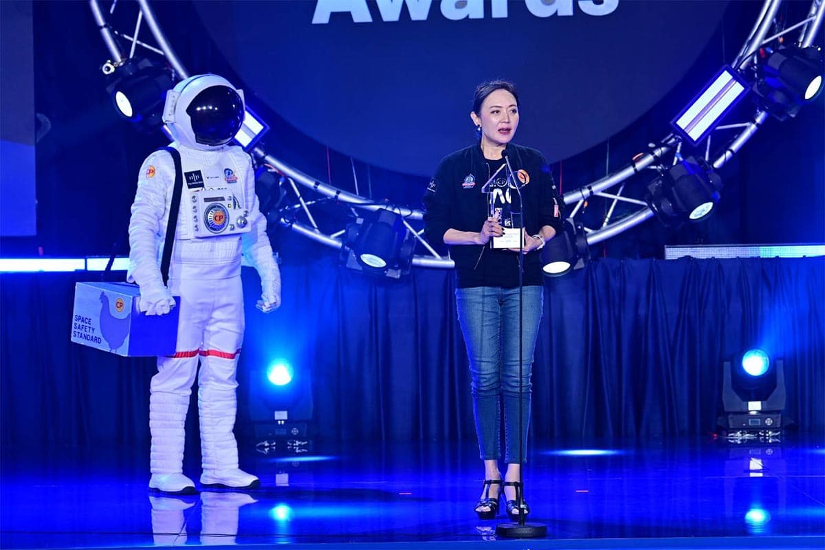 cpf-space-chicken-thailand-SPACEBAR-Photo01.jpg