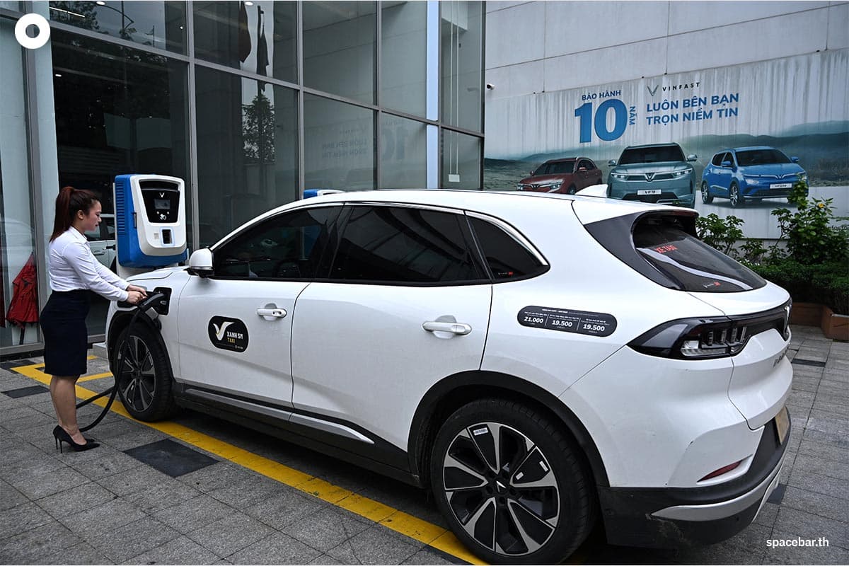 crews_bracing_themselves_for_a_rise_in_electric_car_fires_SPACEBAR_Photo02_9c8f56d43e.jpg