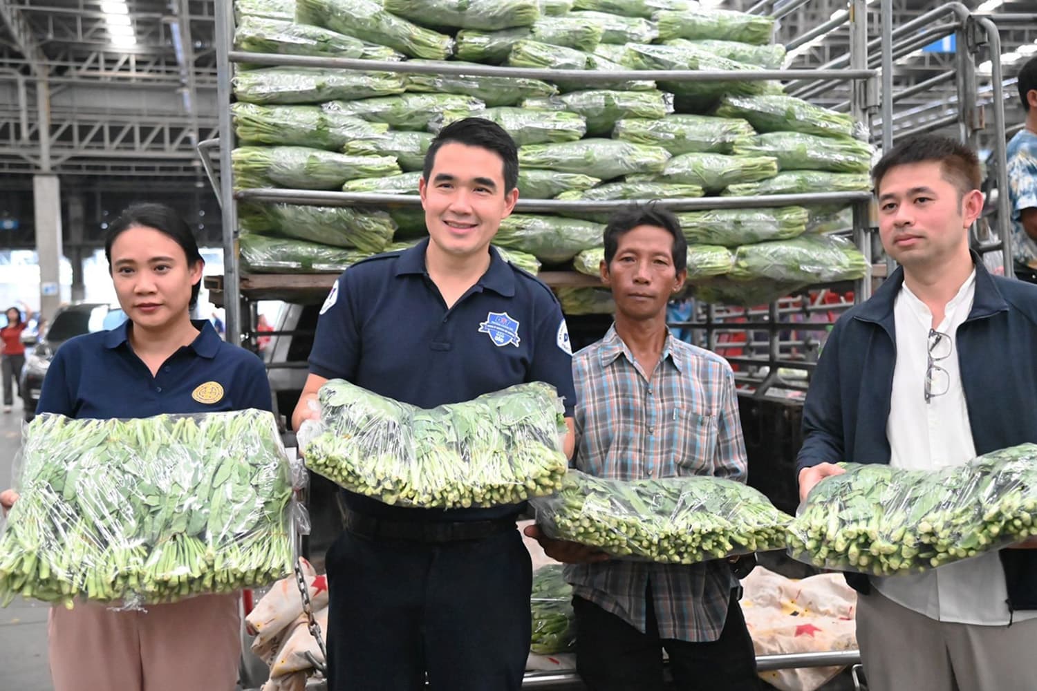 dit_check_fresh_market_vegetarian_festival_vegetable_prices_happy_SPACEBAR_Hero_ac44626dc7.jpg
