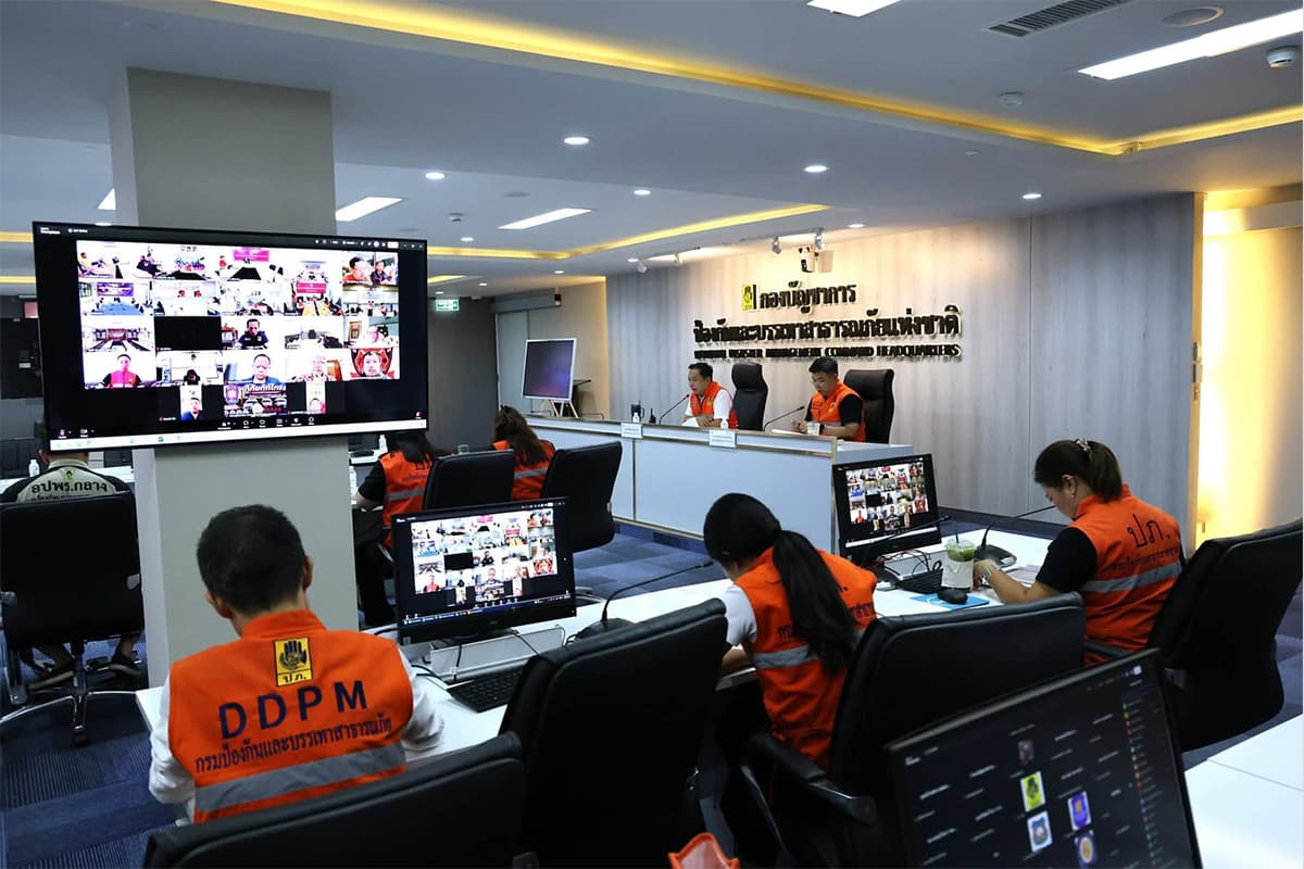 นายธีรพัฒน์ คัชมาตย์ อธิบดีกรมป้องกันและบรรเทาสาธารณภัย เรียกประชุมติดตามสถานการณ์สาธารณภัย (Situation Awareness Team: SAT) ร่วมกับ 17 จังหวัดภาคเหนือ
