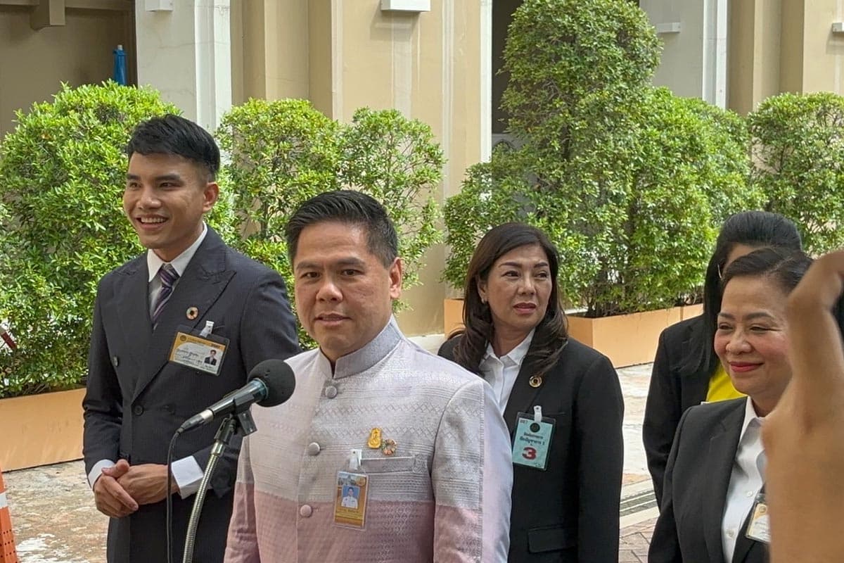 dusitpoll_Thai_Political_Index_May_2024_SPACEBAR_Photo01_535585e1cd.jpg