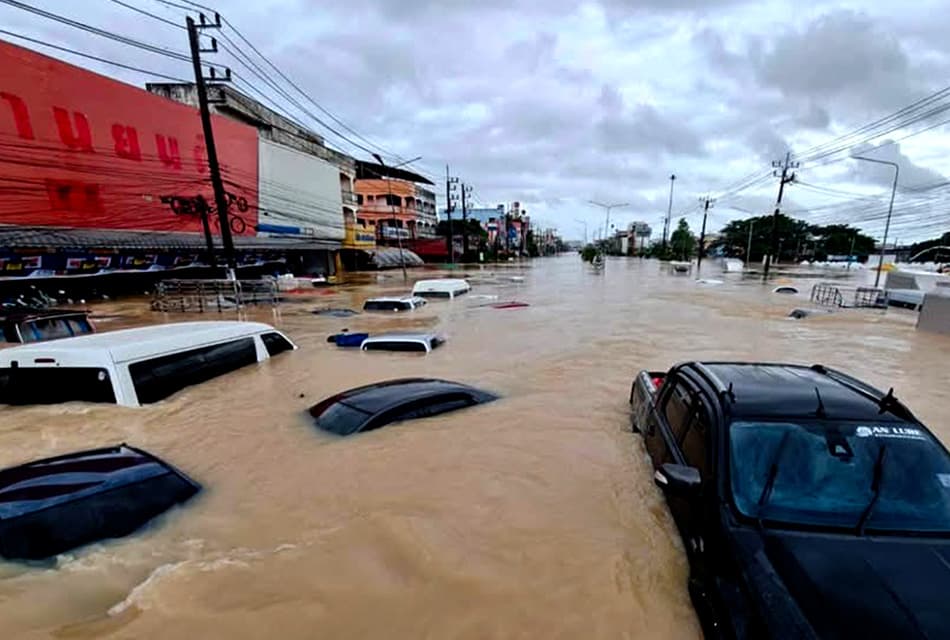 economic-business-thai-flood-money-SPACEBAR-Thumbnail.jpg