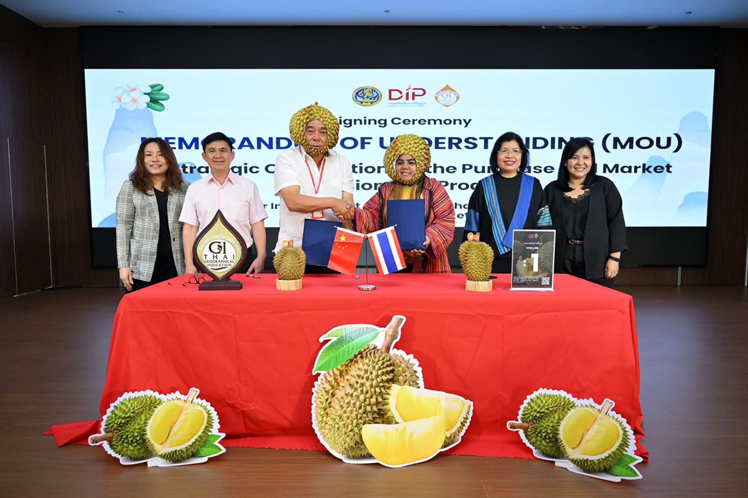 GI ไทยบุกเซี่ยงไฮ้ ปิดดีลทุเรียนภูเขาไฟ 500 ตัน