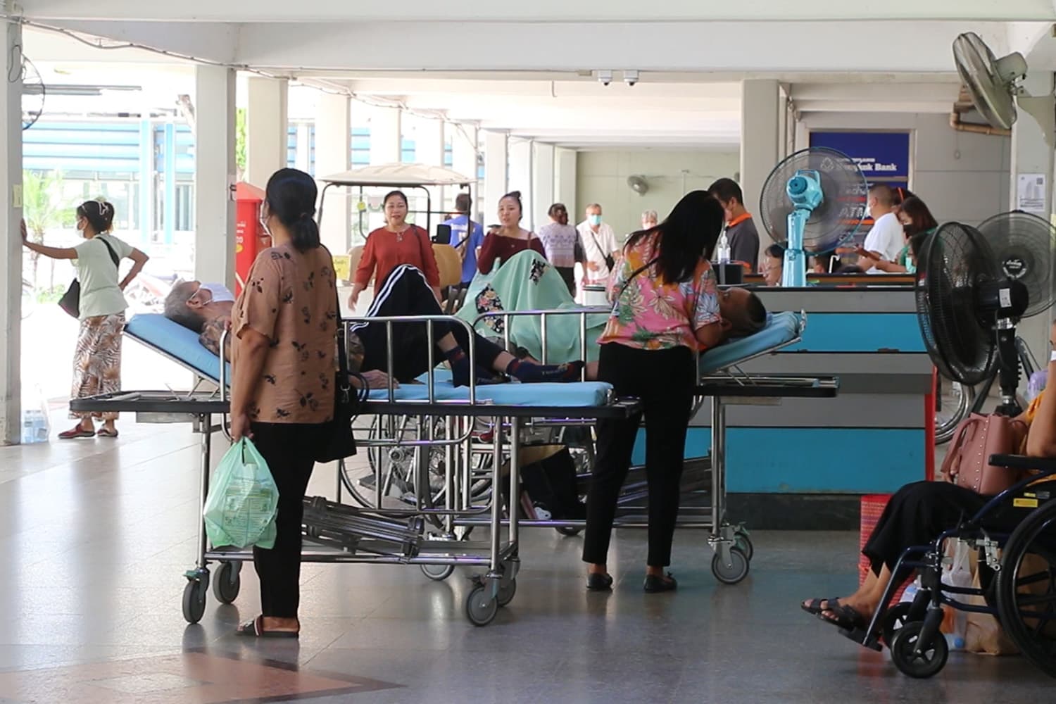 economic_business_khonkaen_hospital_SPACEBAR_Hero_593c87540d.jpg