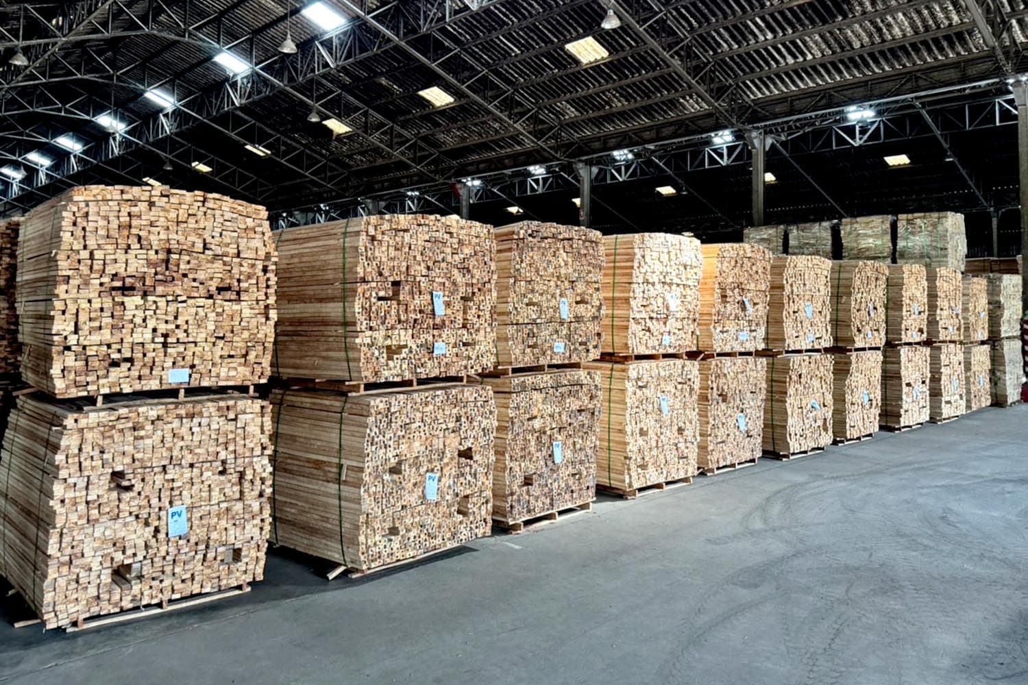 economic_business_thai_andaman_port_export_dried_rubber_furniture_SPACEBAR_Hero_3f81729d58.jpg