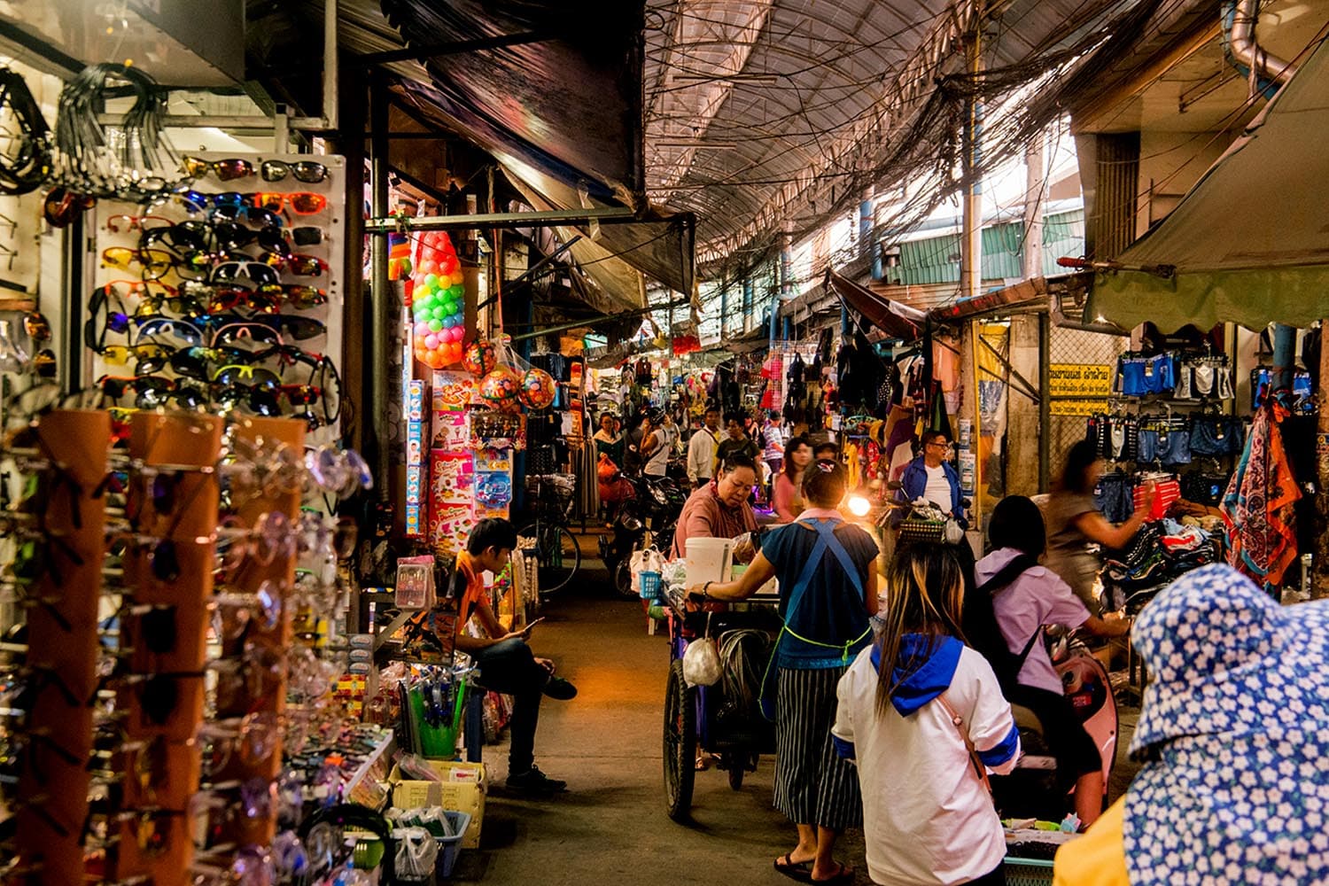 economic_business_thai_border_trade_export_SPACEBAR_Hero_20a1833f16.jpg