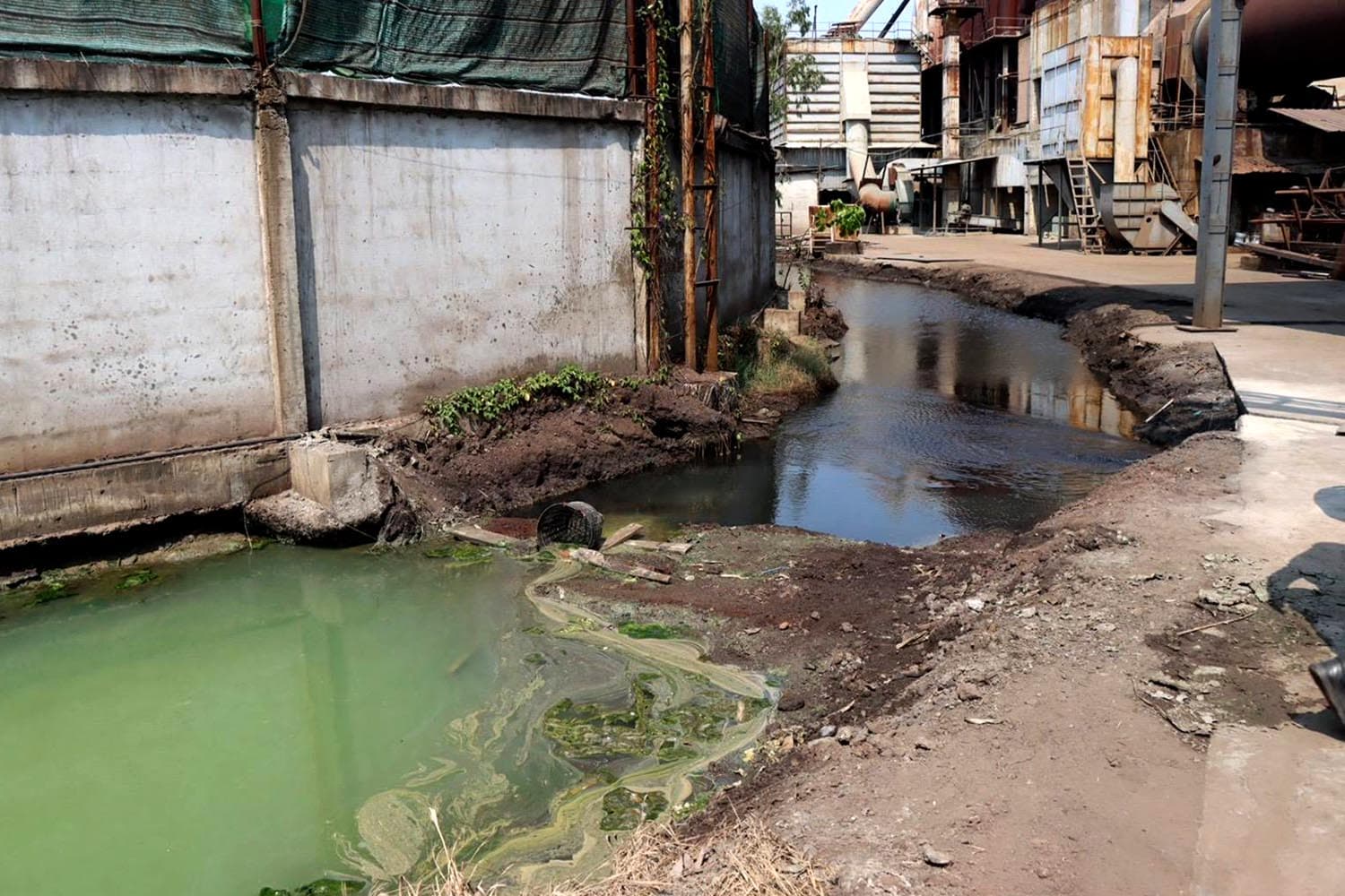 economic_business_thai_discharge_wastewater_factory_SPACEBAR_Hero_212c346697.jpg